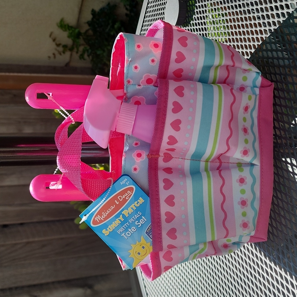 Melissa and Doug gardening tote - Picture 7 of 8